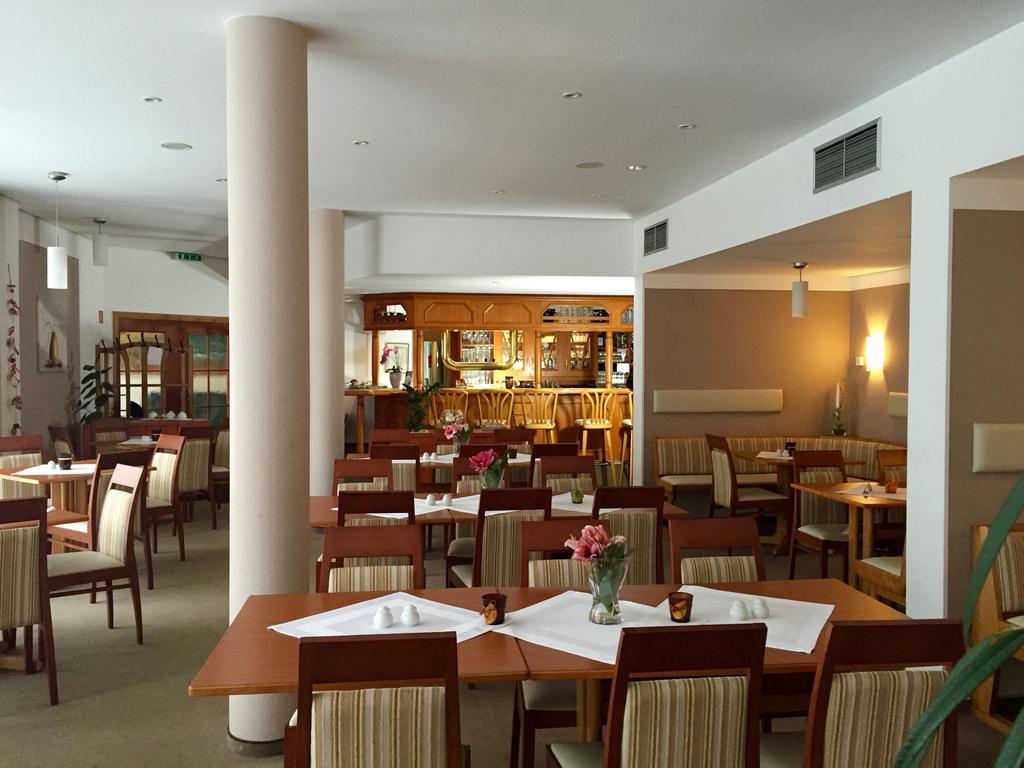 Gut-Hotel Pommernhotel Barth Exterior photo